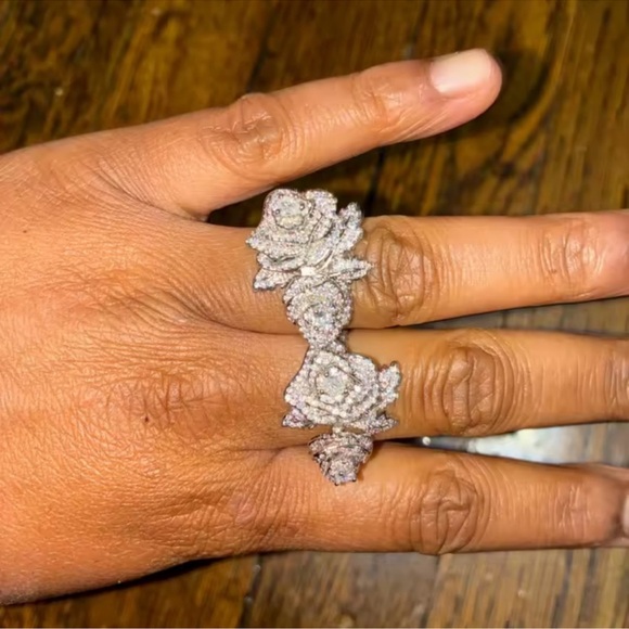 Rose Elegant Silver Floral Ring - Picture 7 of 14